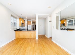 804 W Buckingham Pl #1, Chicago, IL 60657