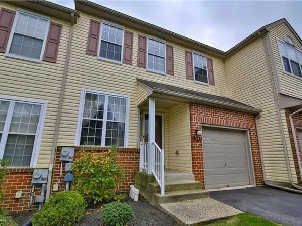 7649 Cross Creek Cir, Breinigsville, PA 18031