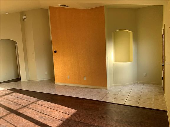 5th image of 2806 Maguire Dr