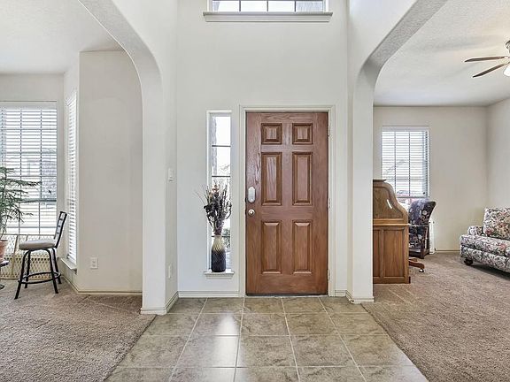 3rd image of 15740 Carlton Oaks Dr