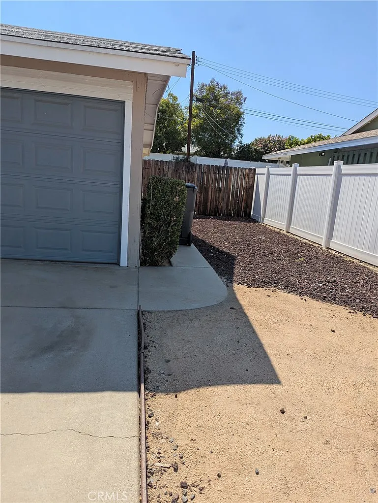 2 bed, 992 sqft, $2,245 — Photo 4
