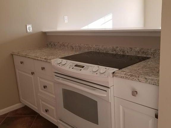 4th image of 238 Bristol Ct #238