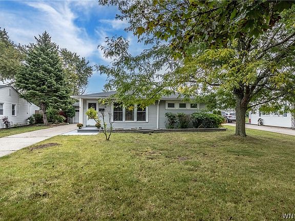 2nd image of 39 Mapleview Dr