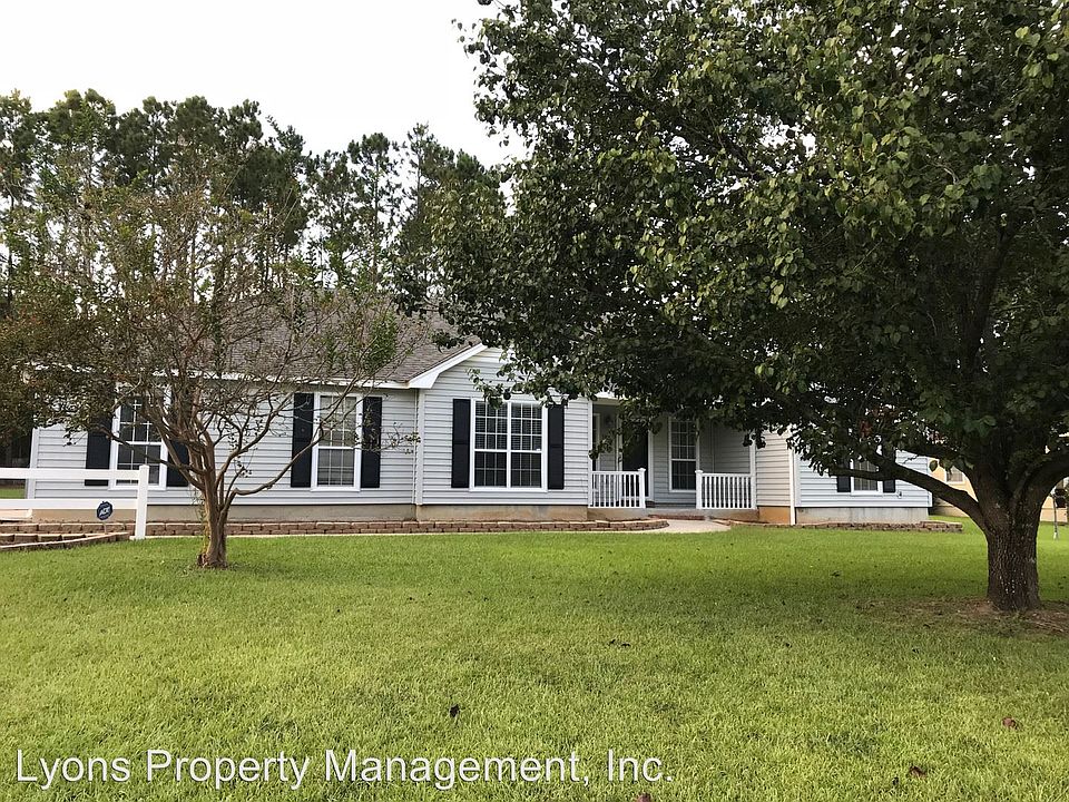1st image of 3913 Stratford Cir