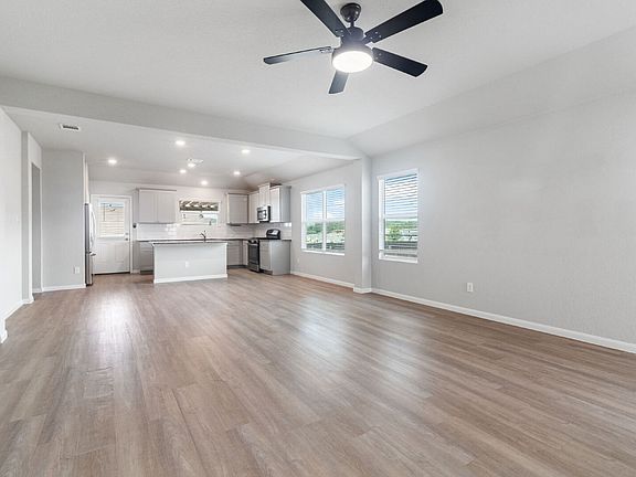 4th image of 31543 Meander Ln