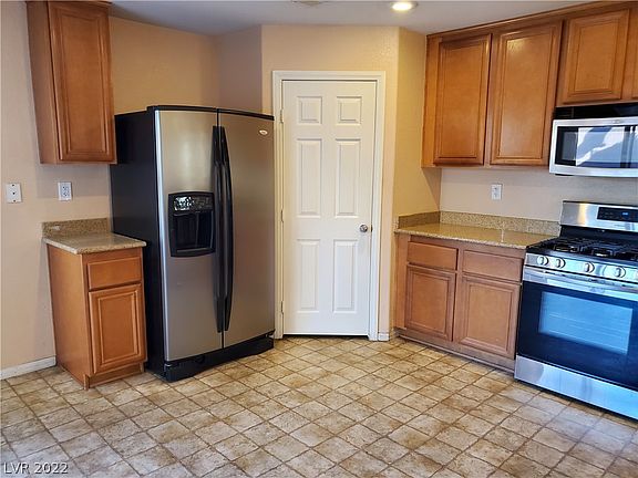 3rd image of 10726 W Broxden Junction Ave
