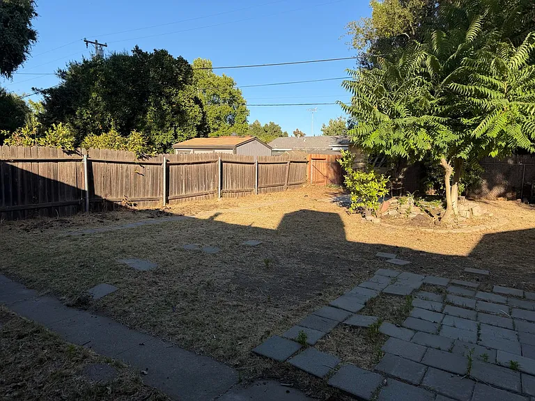 1921 Maryland Ave — Photo 12