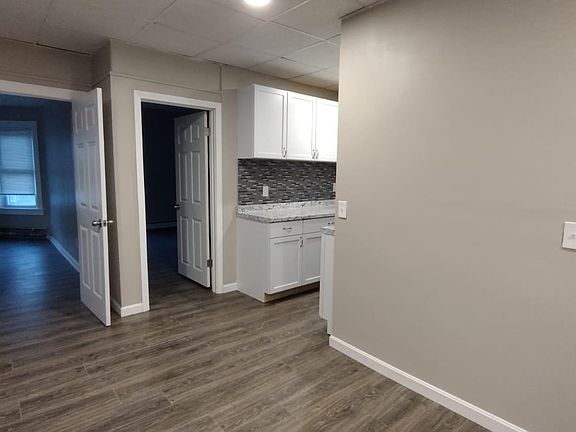 5th image of 19 Sanford St Floor 2