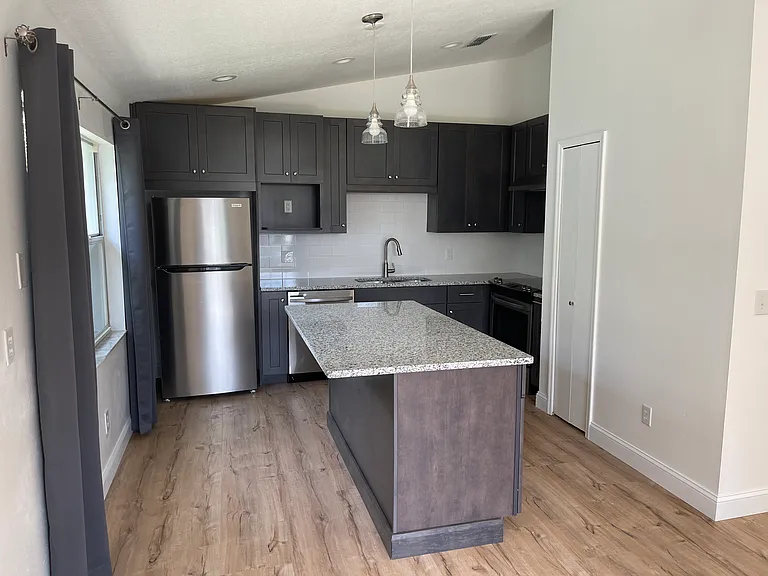 2829 S Brown Ave — Photo 3