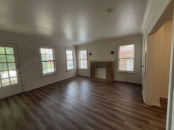 3rd image of 800 East Dr APT 3
