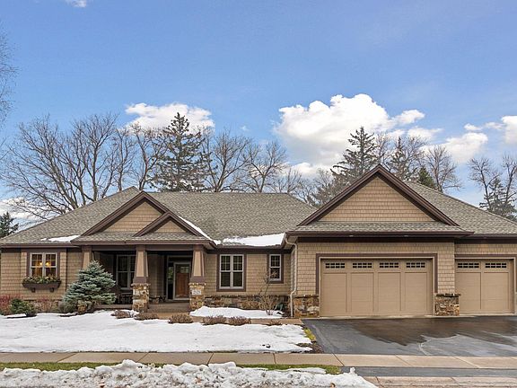 2nd image of 2121 Crestview Dr