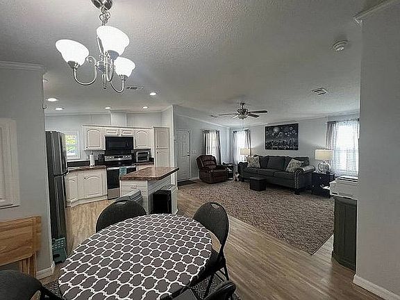 5th image of 213 Rogers Rd