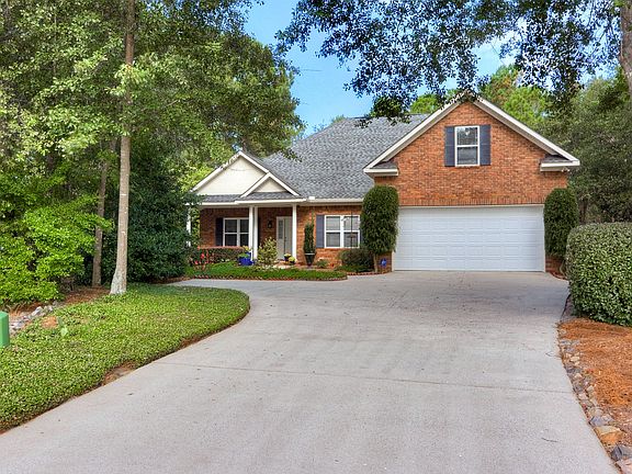 2nd image of 820 Lake Lanier Ct