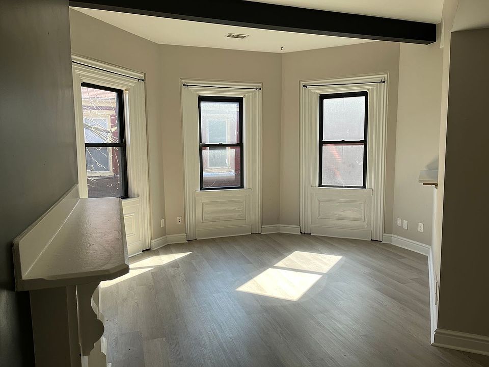 1st image of 1110 Sheffield St APT 203