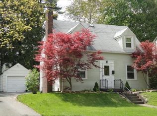 210 Garden Ave, Grove City, PA 16127