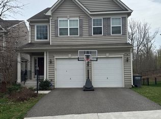 3569 Eagle Ridge Dr, Woodbridge, VA 22191