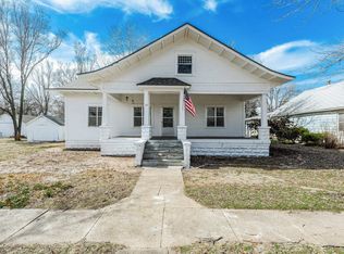 107 S Wichita St, Haven, KS 67543