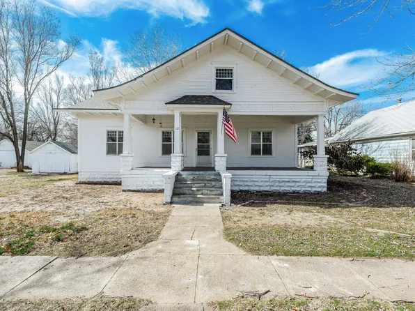 107 S Wichita St, Haven, KS 67543