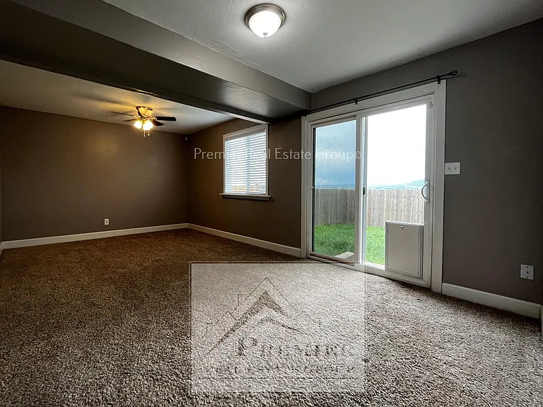 3466 Foxridge Dr — Photo 3