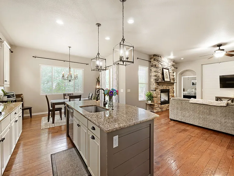6134 Rennert Dr — Photo 18