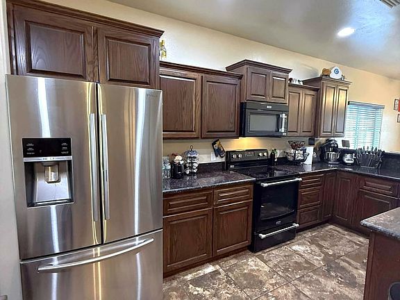 5th image of 2571 S 41st Way