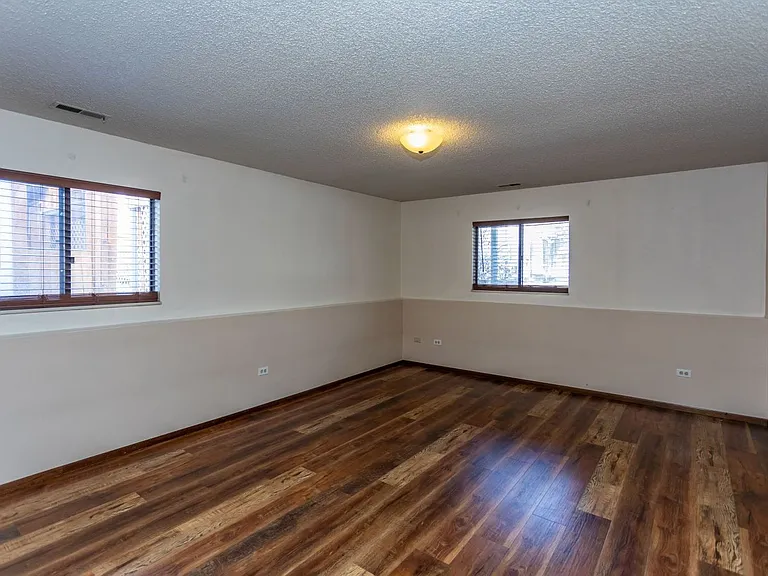 7673 Safari Cir — Photo 32