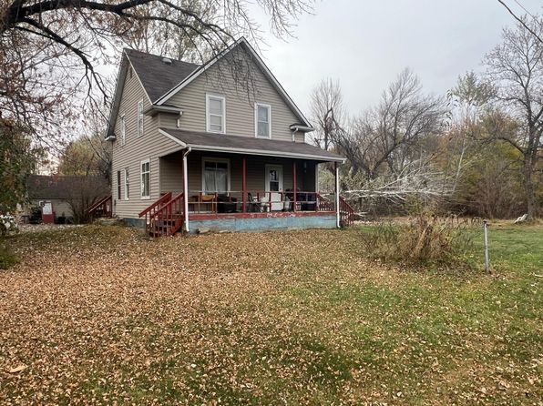 209 3rd St N, Correll, MN 56227