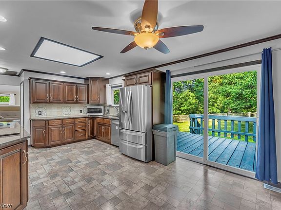 4th image of 4824 Darrow Rd