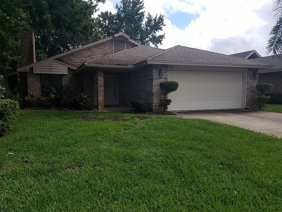 1st image of 902 Fruitwood Pl