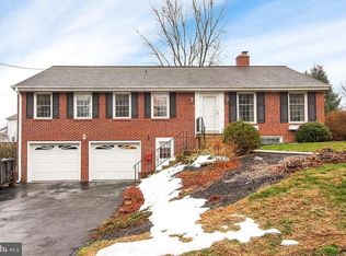 134 E Charlotte St, Millersville, PA 17551