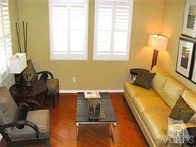 4th image of 370 Town Forest Ct