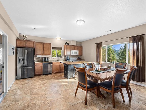 4th image of 102 Couture Way