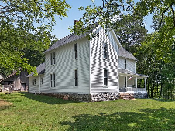 3rd image of 142 Eldad Rd