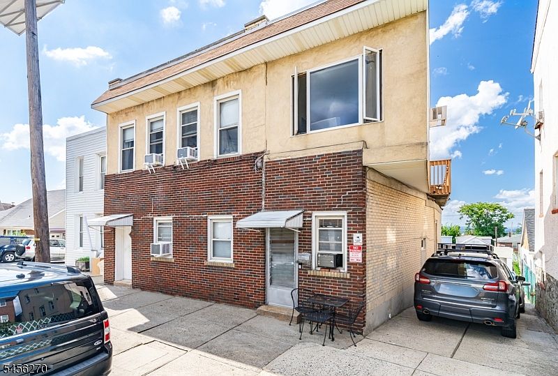 1st image of 85 Grant St