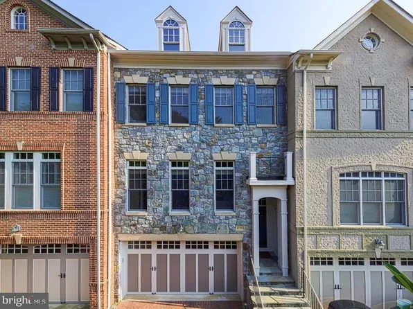 6741 Darrells Grant Pl, Falls Church, VA 22043