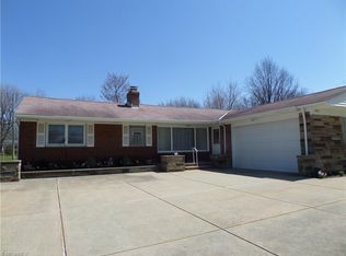 1903 Brainard Rd, Lyndhurst, OH 44124