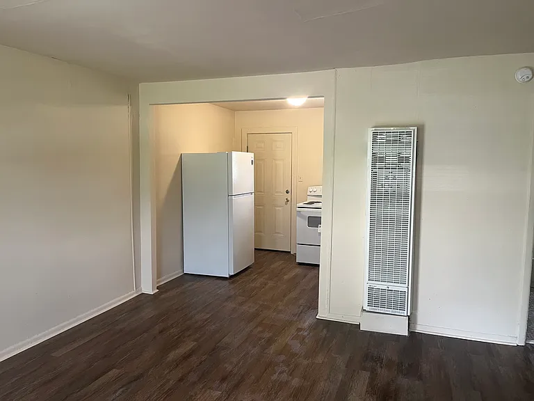 694 Hickory St — Photo 7