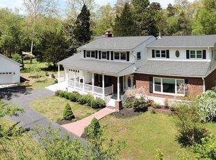 28 Cedar Dr, Sterling, VA 20164