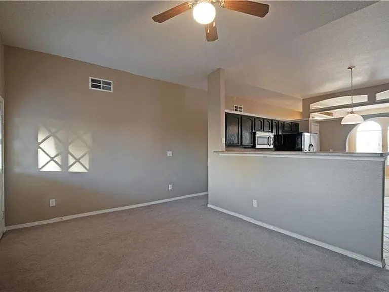 304 Jim Hofher Pl — Photo 7