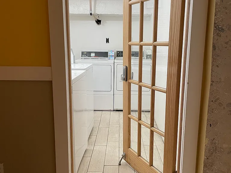 1275 N Pearl St #B11 — Photo 11