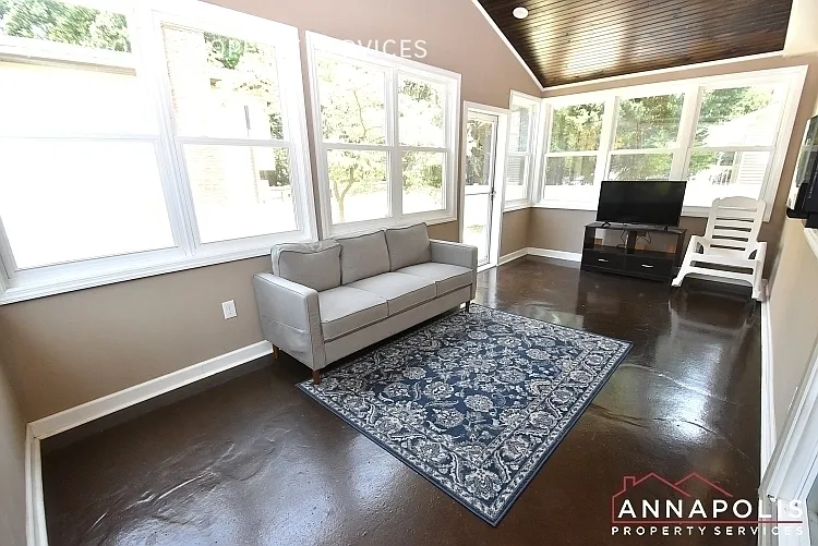 700 Mount Alban Dr — Photo 13