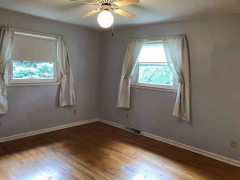 7336 Kyles Station Rd — Photo 15