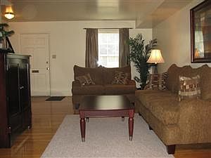 1st image of 1823 Fernbrook Dr