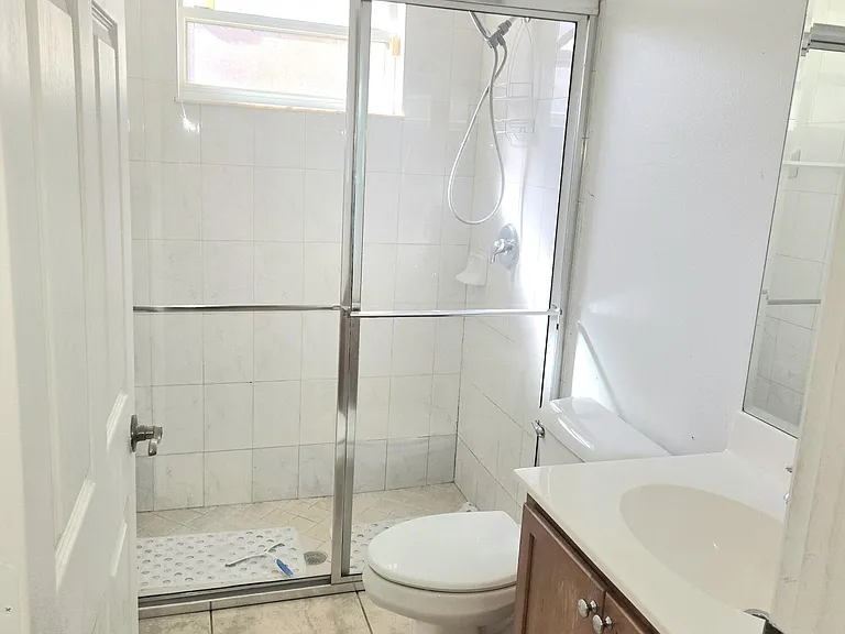 2472 SW Valnera St — Photo 24