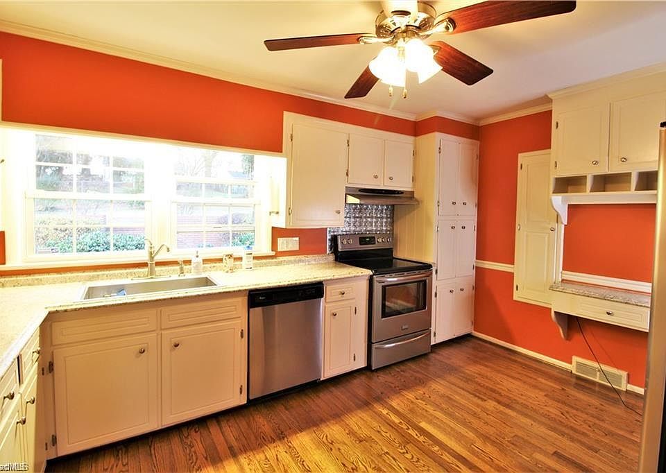 2nd image of 2619 Alderney Ln