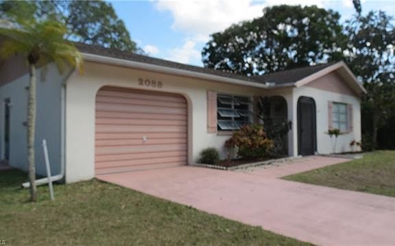 4th image of 2088 Carnac St