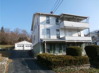 29 Moulthrop St, Ansonia, CT 06401