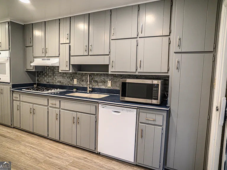 390 Stoneridge Way — Photo 8