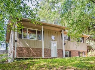 207 Lyndon Ln, Hendersonville, NC 28792
