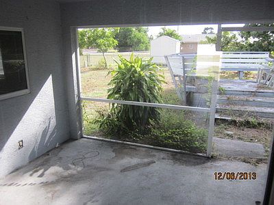 3rd image of 1452 SE 14th Ter